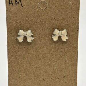 ✨5/$25✨ Bow Stud Earrings